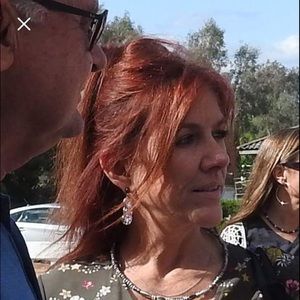 Meet your Posher, Elaine